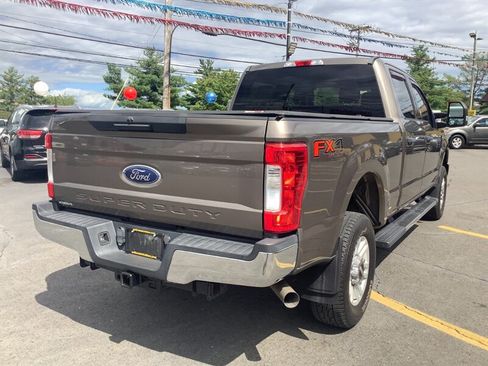 Used 2018 Ford F250 XLT w/ FX4 Off-Road Package AWD/4WD image 7
