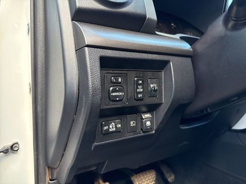 Used 2019 Toyota Tundra SR5 w/ SR5 Upgrade Package AWD/4WD image 24