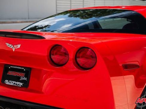 Used 2013 Chevrolet Corvette Z06 w/ 3LZ Preferred Equipment Group RWD image 48