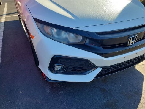 Used 2017 Honda Civic Sport image 8