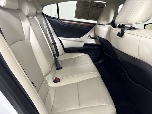 Used 2025 Lexus ES 350 w/ Premium Package FWD image 30