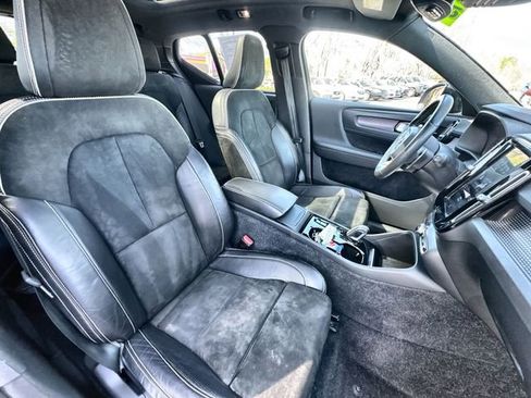 Used 2020 Volvo XC40 T5 R-Design image 32