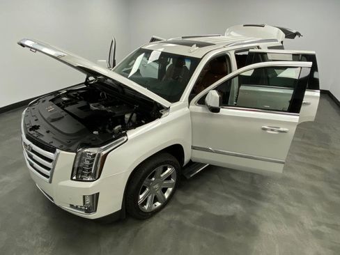 Used 2016 Cadillac Escalade Premium image 48