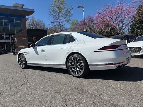 Used 2025 Genesis G90 3.5T image 5