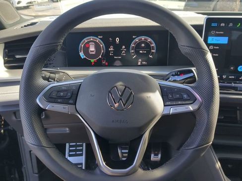 New 2026 Volkswagen Tiguan SE R-Line image 30