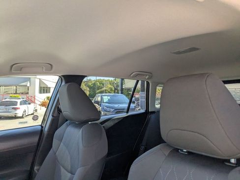 Used 2025 Toyota Corolla Cross LE image 23