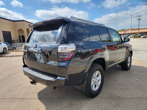 Used 2017 Toyota 4Runner SR5 image 4
