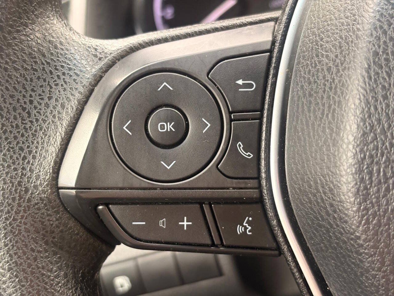 Used 2018 Toyota Camry LE FWD image 28