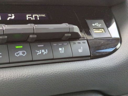 Used 2023 Toyota Sequoia Limited image 23