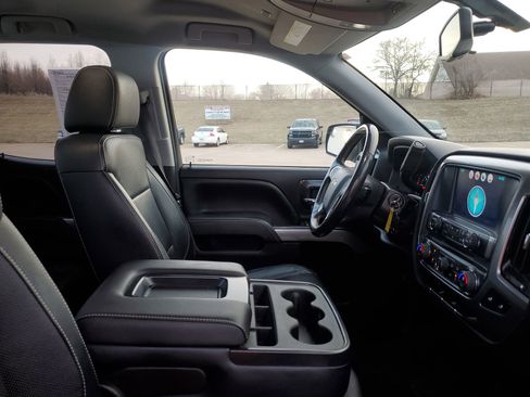 Used 2018 Chevrolet Silverado 1500 LT w/ All Star Edition image 33