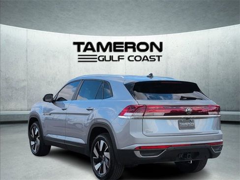 Used 2024 Volkswagen Atlas Cross Sport SE image 3