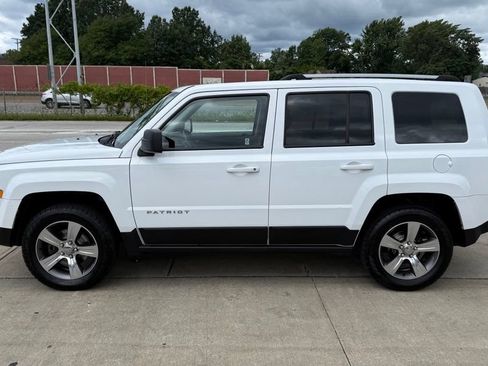 Used 2017 Jeep Patriot High Altitude AWD/4WD image 12