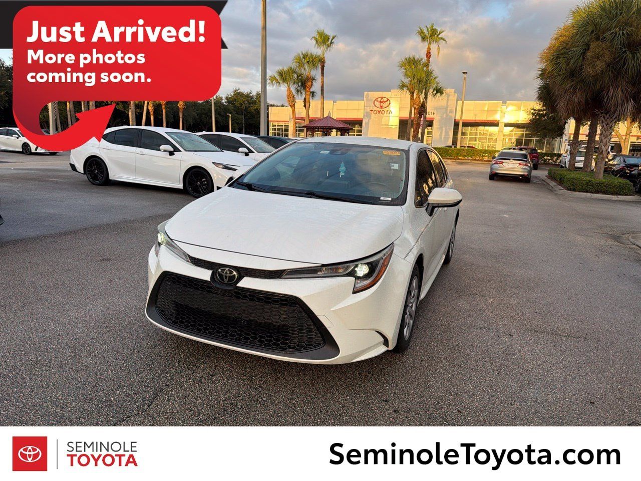 Used 2020 Toyota Corolla LE FWD image 1
