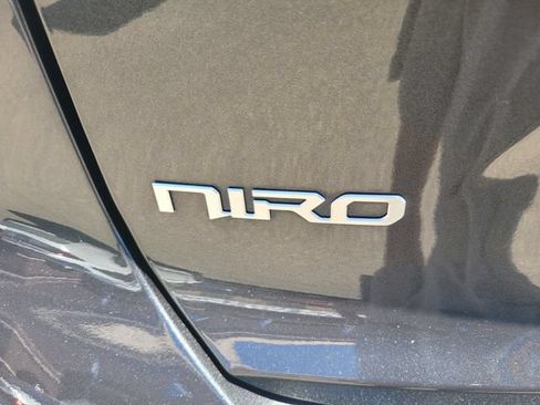 Used 2023 Kia Niro EX FWD image 7