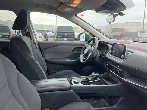 Used 2023 Nissan Rogue S image 2