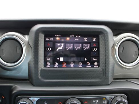 Used 2020 Jeep Wrangler Unlimited Sahara AWD/4WD image 43