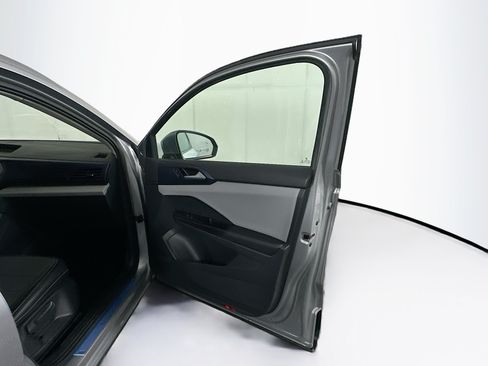 Used 2023 Volkswagen Taos SE FWD image 30