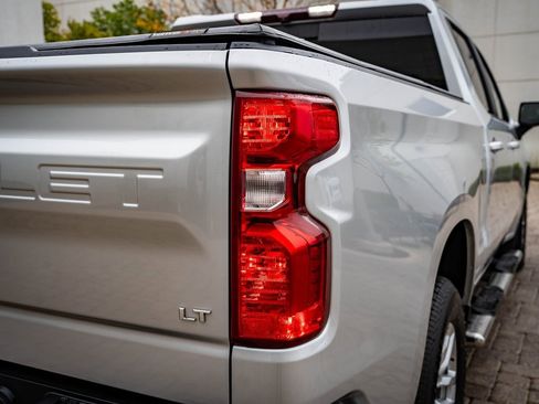 Used 2021 Chevrolet Silverado 1500 LT w/ Z71 Off-Road Package image 8