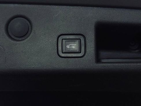 Used 2024 Chevrolet Equinox LT w/ Driver Convenience Package image 11