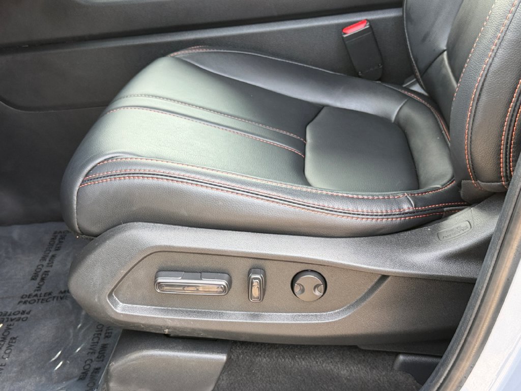 Used 2025 Honda Pilot TrailSport image 17