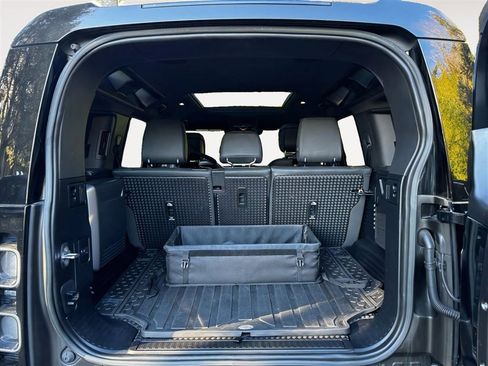 Used 2023 Land Rover Defender 110 V8 image 22