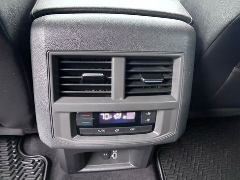 Used 2021 Volkswagen Atlas SE FWD image 21