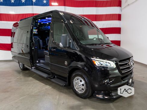 Used 2025 Mercedes-Benz Sprinter 3500 image 2