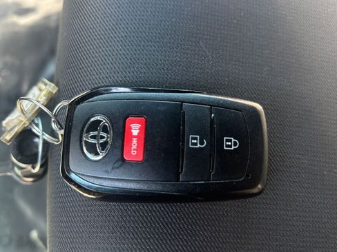 Used 2025 Toyota Tacoma TRD Off-Road image 27