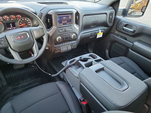 New 2026 GMC Sierra 2500 Pro w/ Convenience Package image 19