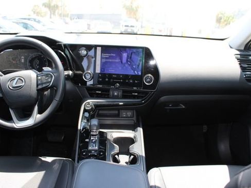 Certified 2025 Lexus NX 250 FWD image 10