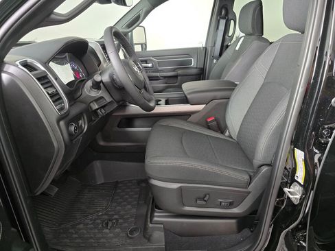 New 2025 RAM 3500 Big Horn AWD/4WD image 16