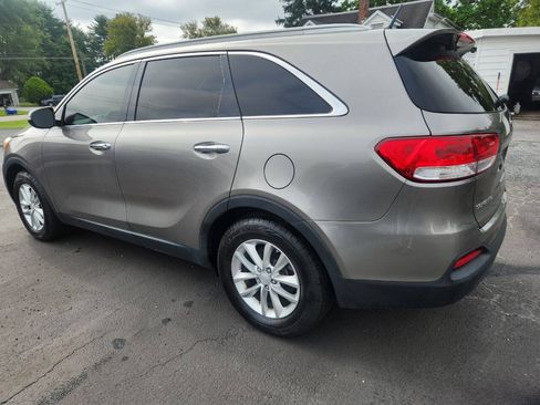 Used 2016 Kia Sorento LX w/ LX Convenience Package AWD/4WD image 7
