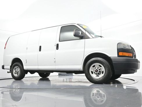 Used 2018 GMC Savana 2500 w/ Enhanced Convenience Package RWD image 38