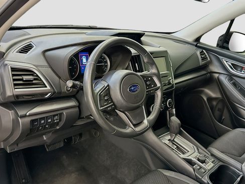 Used 2023 Subaru Forester Premium image 18