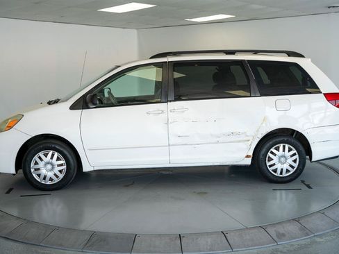 Used 2004 Toyota Sienna CE FWD image 4
