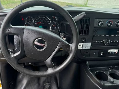 Used 2016 GMC Savana 3500 RWD image 16