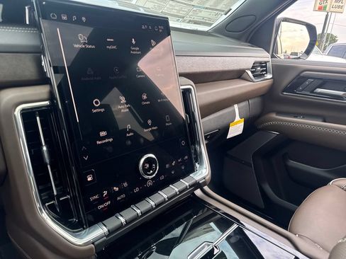 New 2026 GMC Yukon Denali Ultimate AWD/4WD image 19