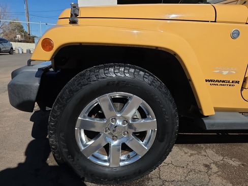 Used 2013 Jeep Wrangler Unlimited Sahara w/ Connectivity Group image 10