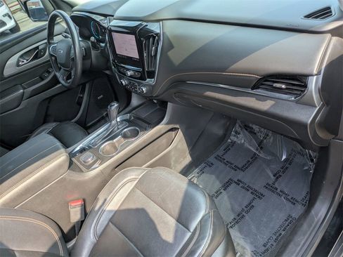 Used 2020 Chevrolet Traverse RS image 29