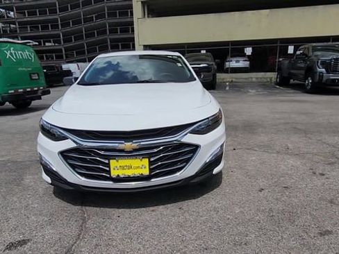 Used 2023 Chevrolet Malibu LS image 3