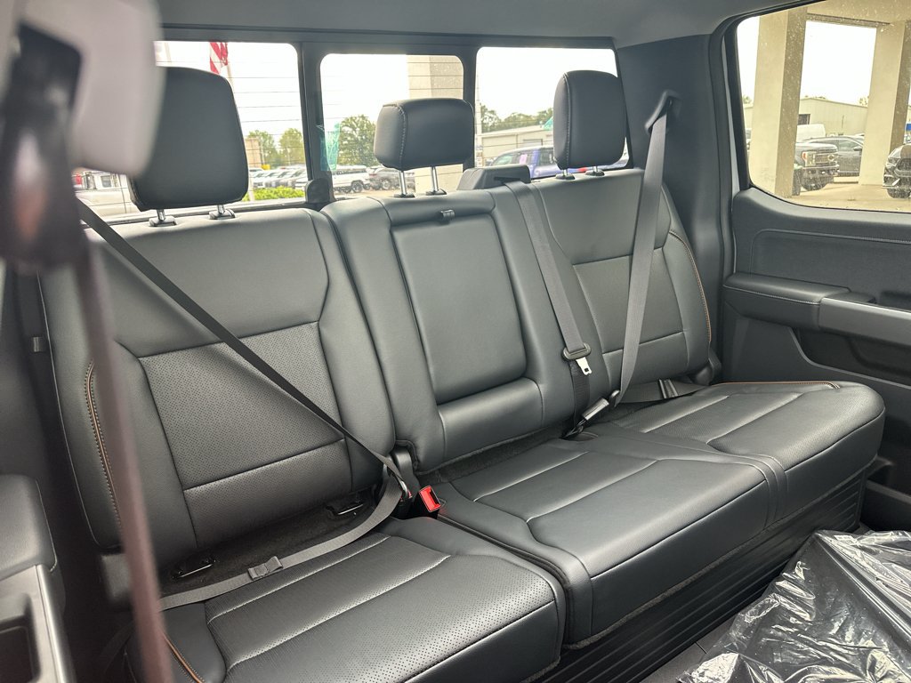 New 2026 Ford F250 Lariat w/ Black Appearance Package AWD/4WD image 40
