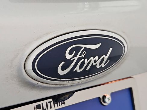 Used 2017 Ford Escape SE w/ Equipment Group 201A AWD/4WD image 11