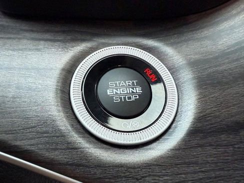 Used 2021 Jeep Grand Cherokee L Limited image 25