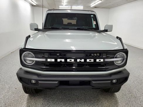 Used 2022 Ford Bronco Outer Banks image 2