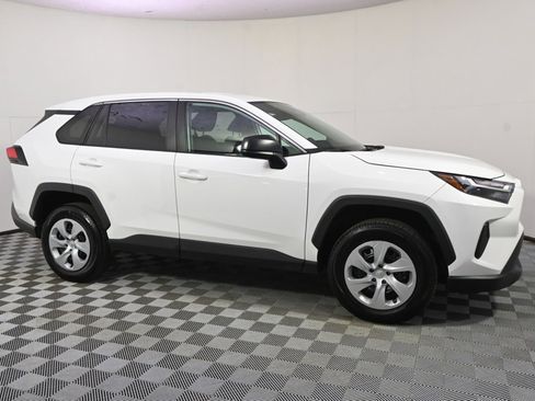 Used 2023 Toyota RAV4 LE image 8