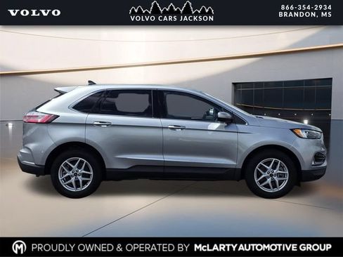 Used 2023 Ford Edge SEL w/ Convenience Package AWD/4WD image 3