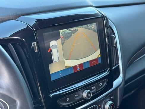 Used 2018 Chevrolet Traverse Premier w/ Driver Confidence II Package FWD image 27