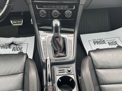 Used 2018 Volkswagen GTI SE w/ SE Leather Package image 19