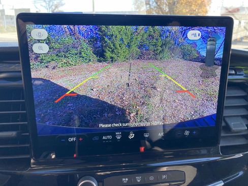 Used 2023 Ford Transit 350 XLT image 23