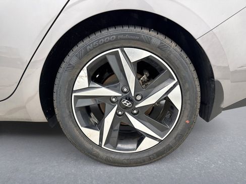 Used 2023 Hyundai Elantra SEL w/ Convenience Package FWD image 25